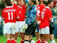 IM电竞官网首页-瑞士队球员团结一心，力克对手晋级