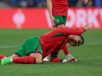 LOL直播-球场上展现出的激情战斗让人难以忘怀