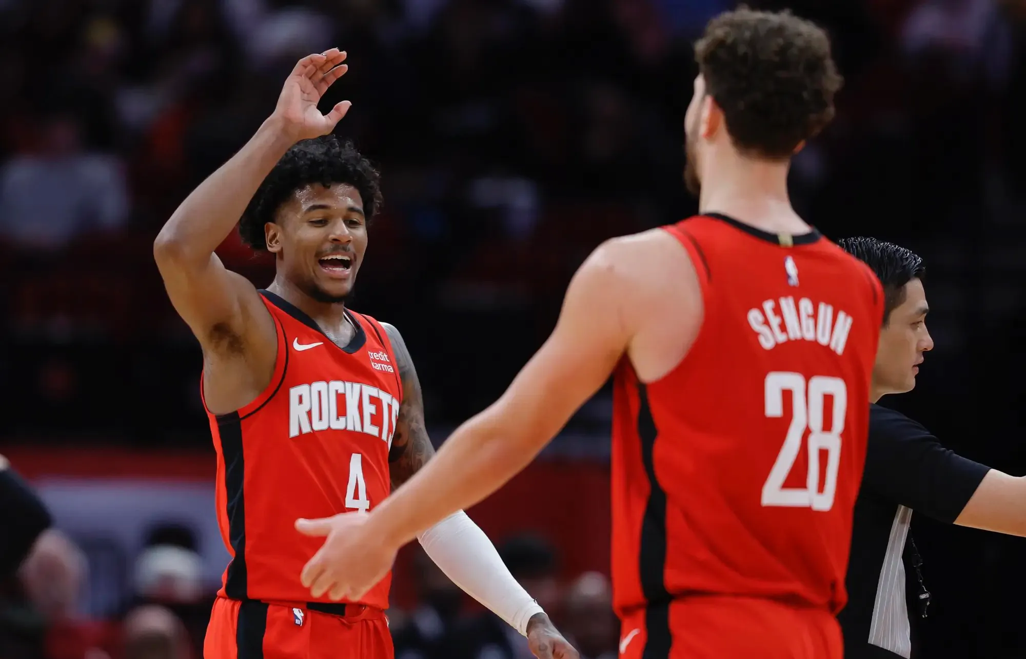 火箭遭遇惨败,球队状态不稳定 火箭遭遇惨败,球队状态不稳定