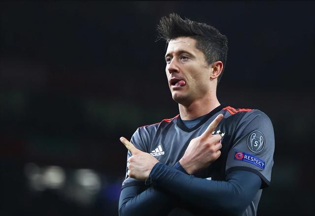 加拿大球员加盟西甲球队,开启新的职业生涯的简单介绍 加拿大球员加盟西甲球队,开启新的职业生涯的简单介绍