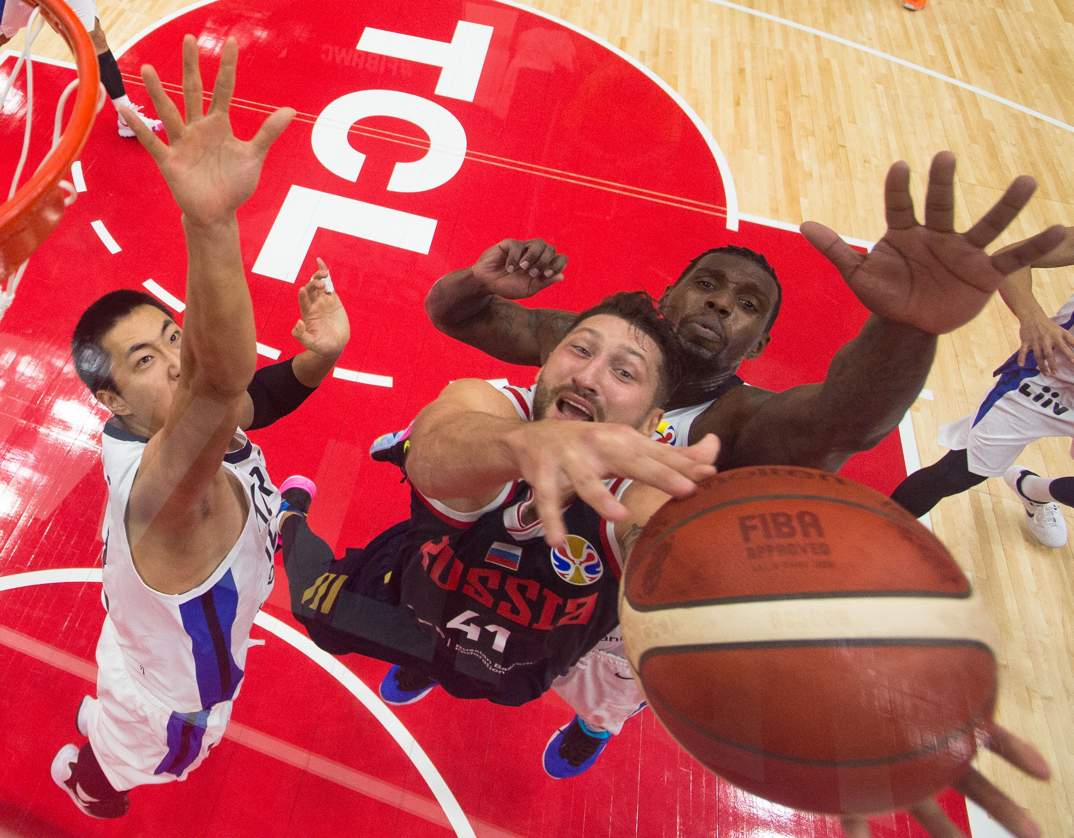 俄罗斯篮球超级联赛决赛打响,强队争夺总冠军 俄罗斯篮球超级联赛决赛打响,强队争夺总冠军