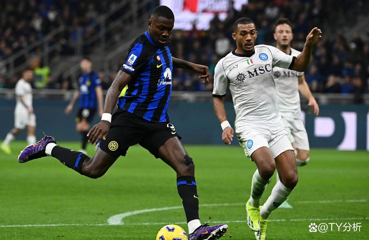 都灵球队备战新赛季,力求打造稳固后防线 都灵球队备战新赛季,力求打造稳固后防线