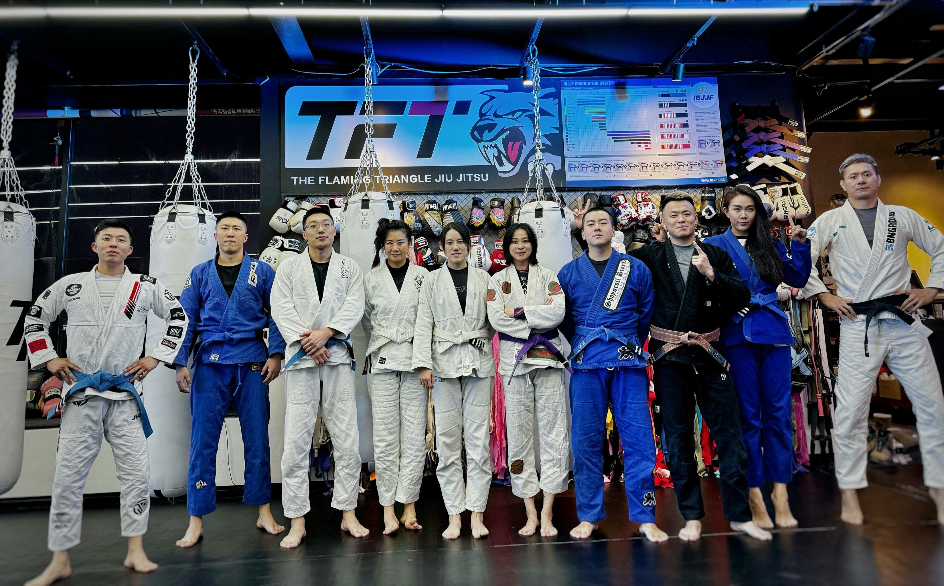 包含柔道比赛一触即发,强者逐鹿争霸的词条 包含柔道比赛一触即发,强者逐鹿争霸的词条