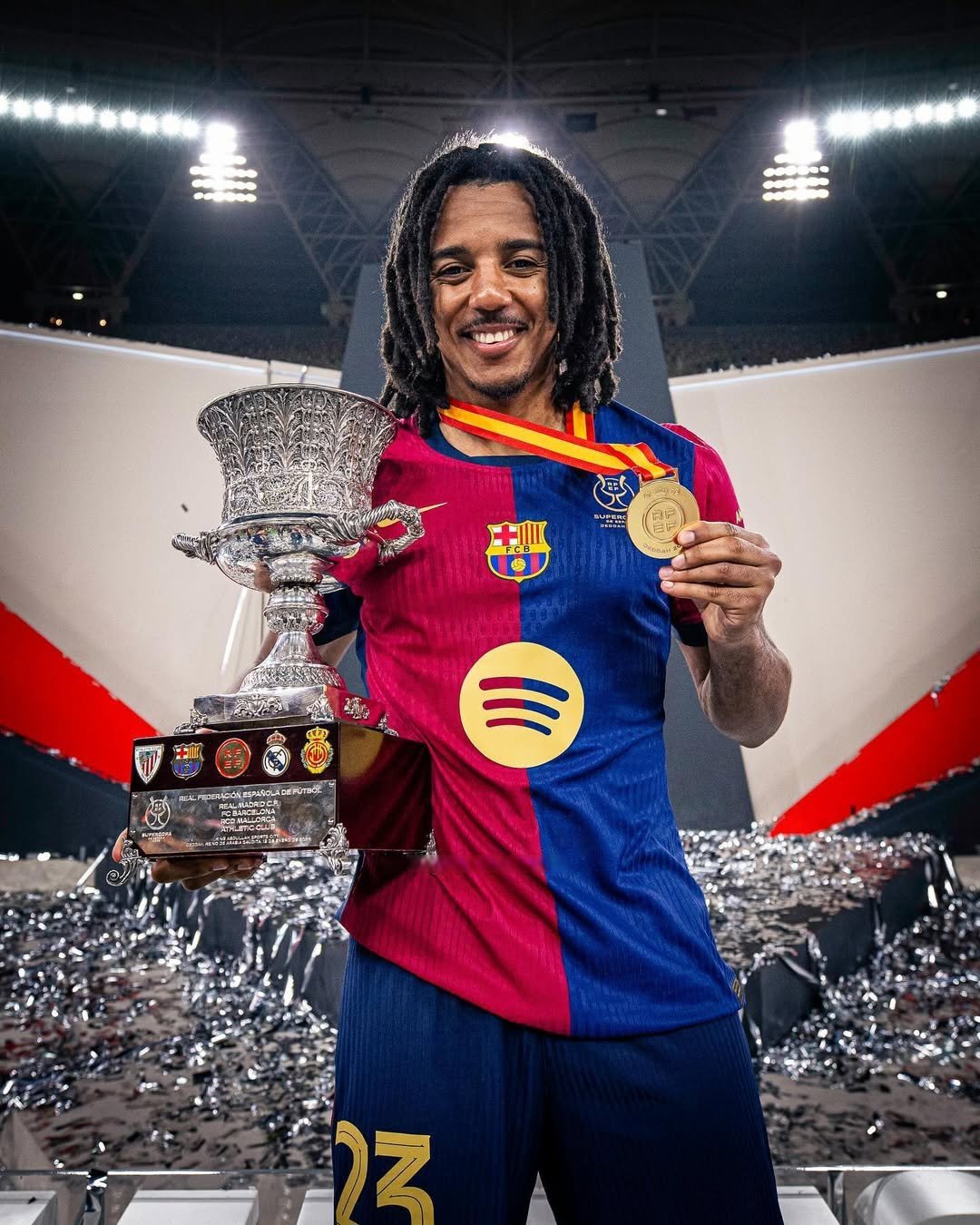 梅西助巴萨夺得西班牙超级杯冠军