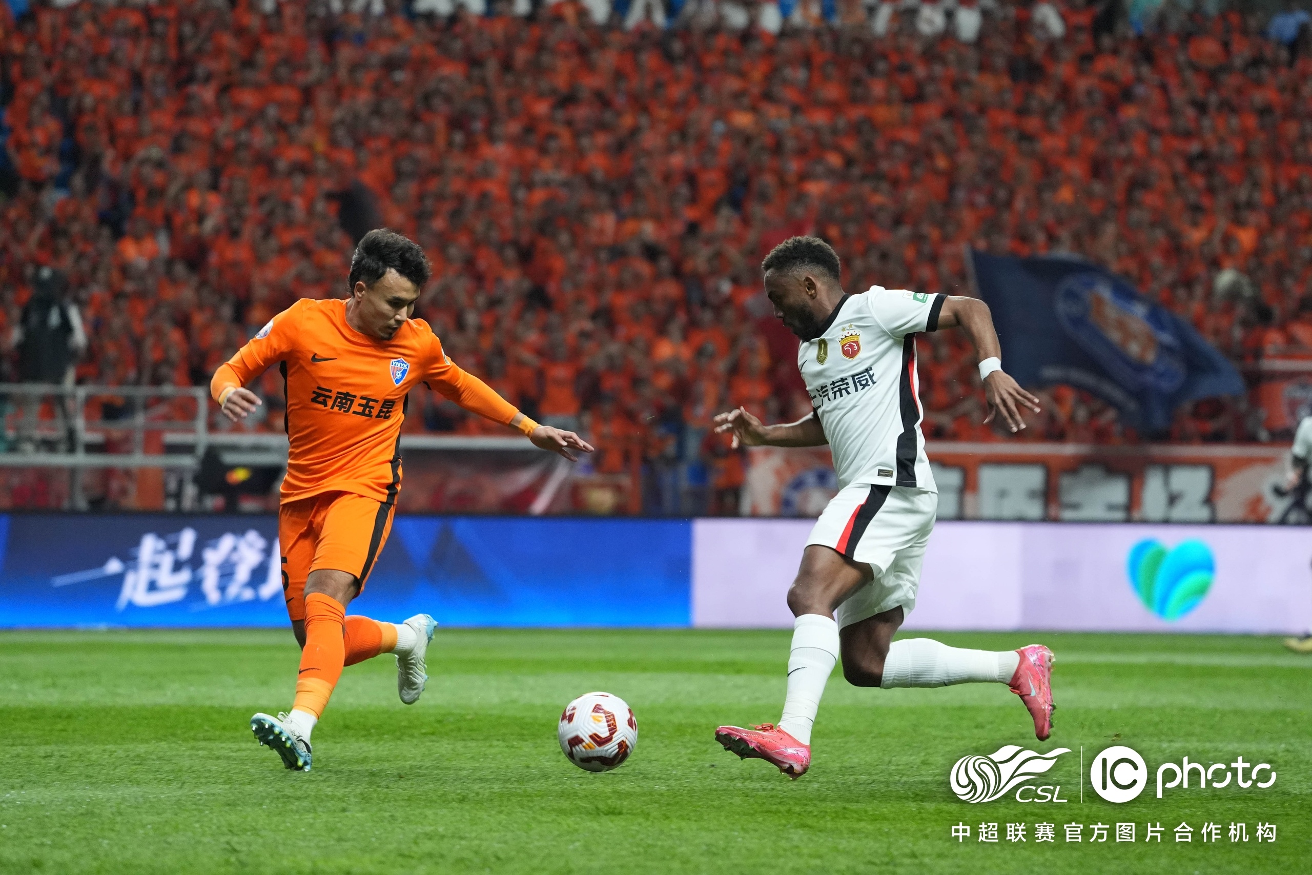 联赛竞争激烈，每场比赛都极具看点