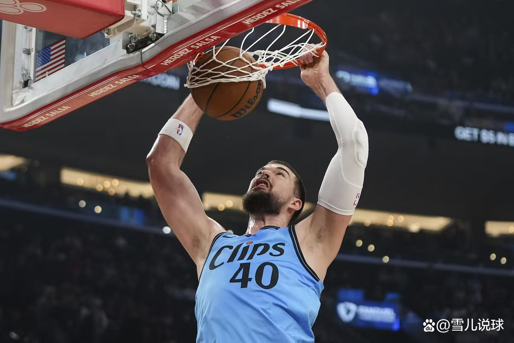 关于山东队横扫雄鹿，克莱扛起全队的信息