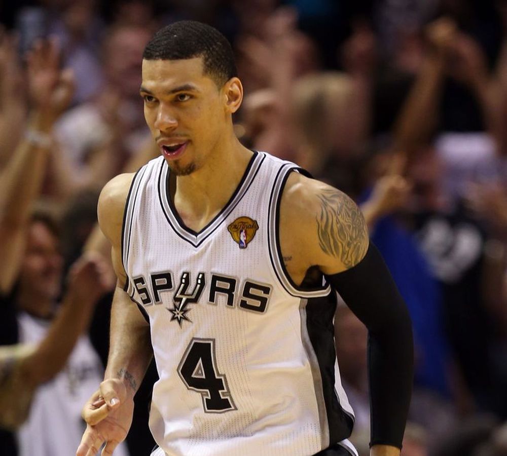 包含日本男篮轻取魔术，丹尼·格林绝境逆转的词条