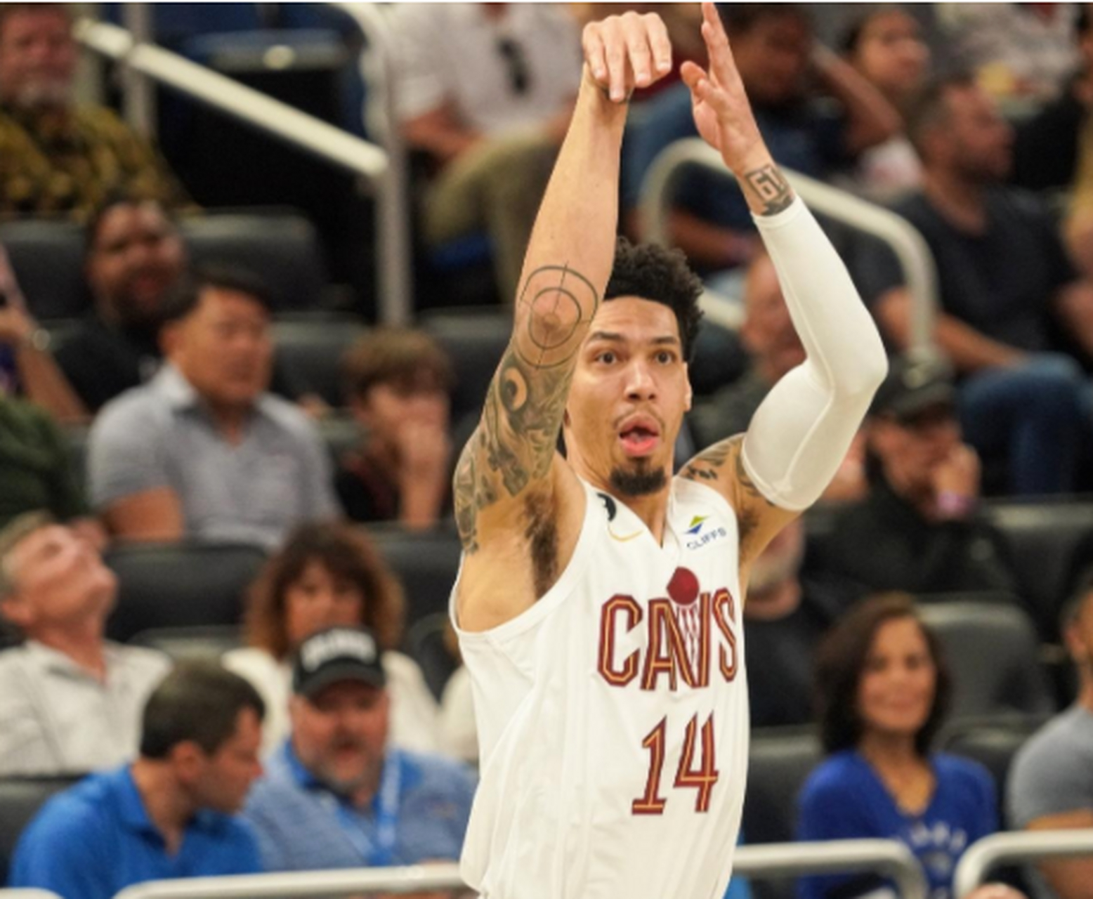 包含日本男篮轻取魔术，丹尼·格林绝境逆转的词条