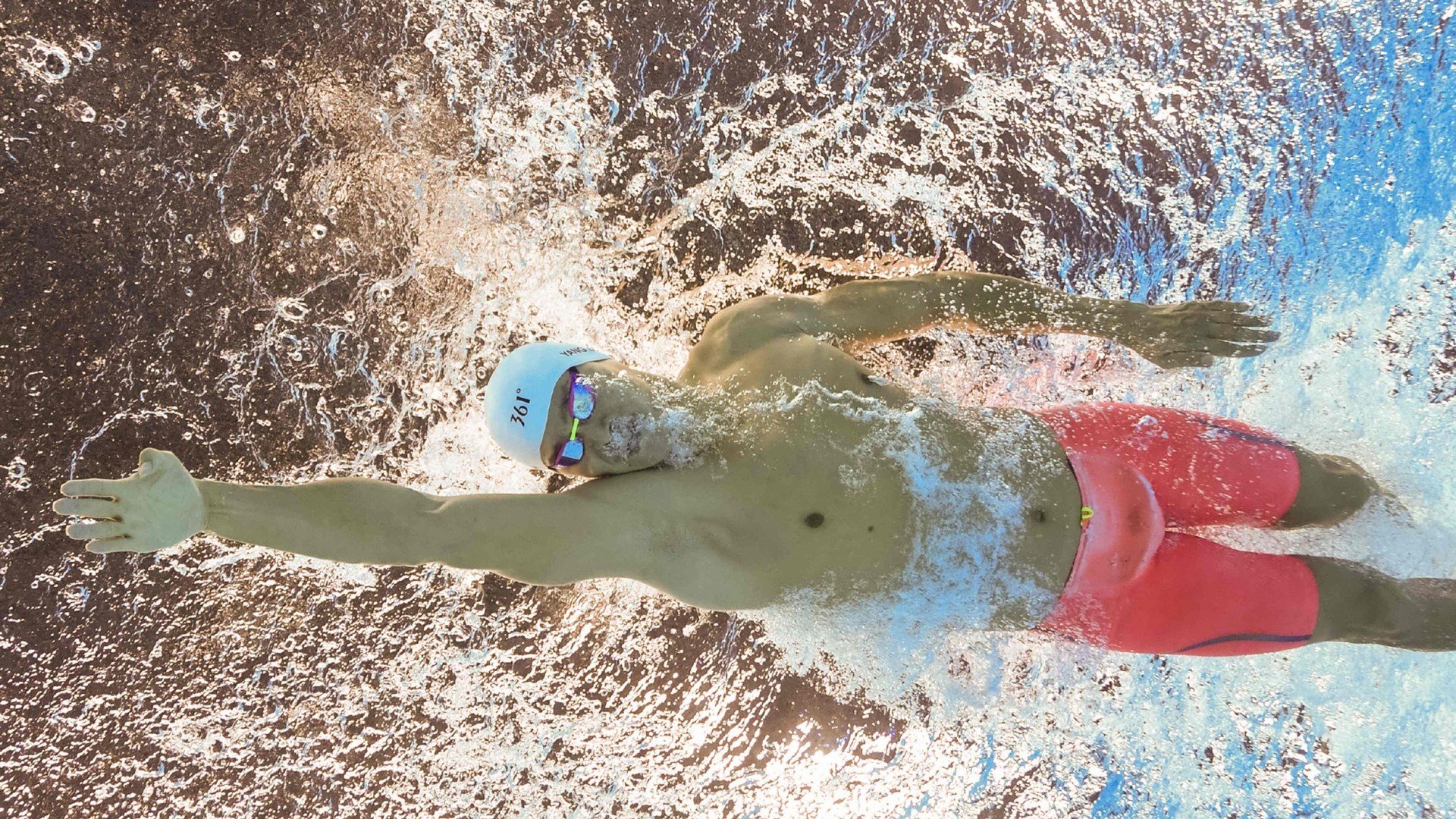 孤岛与利刃,当英格兰的雷恩堡垒遇上本泽马的绝对统治