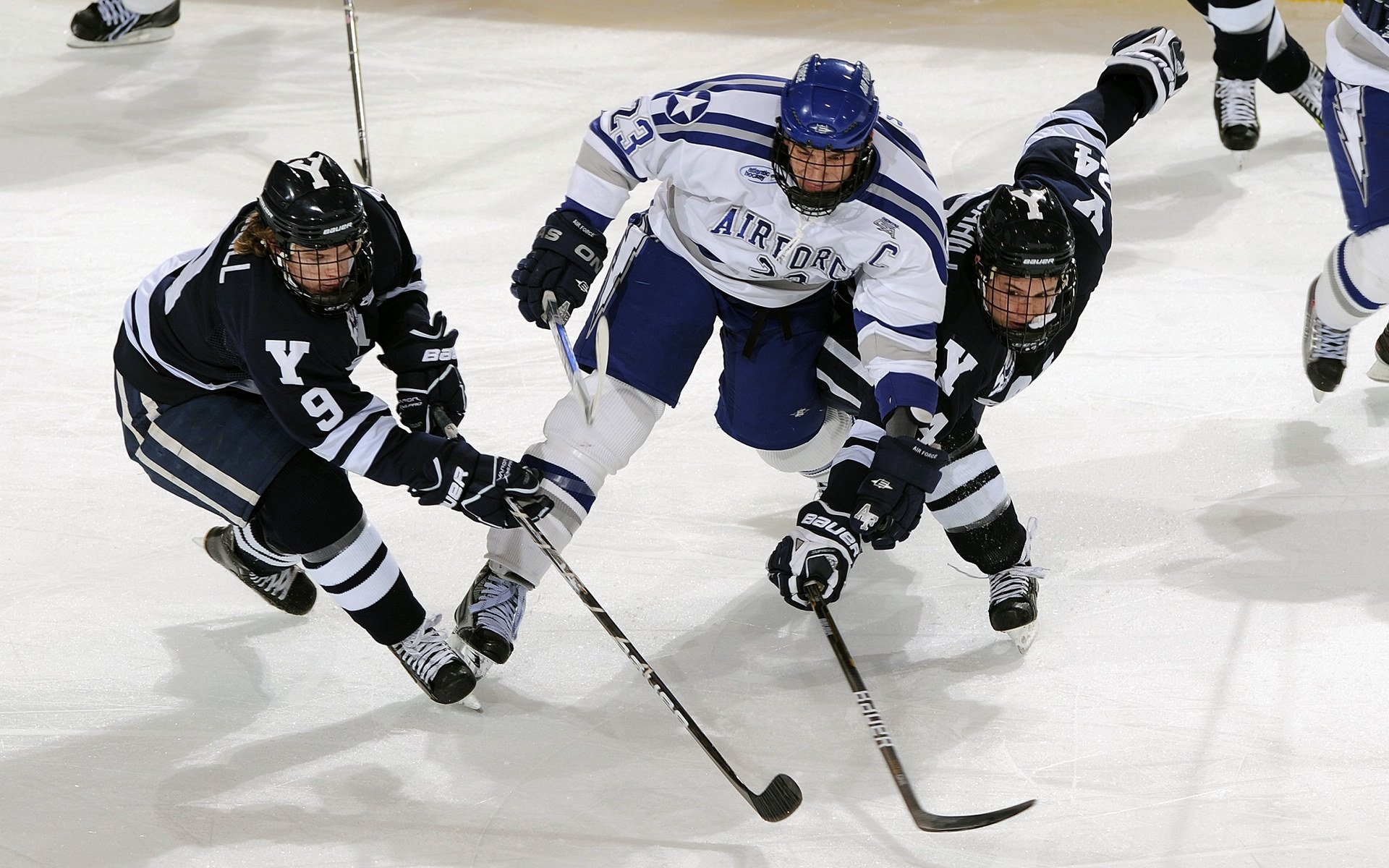 美网横扫联合杯，兹维列夫点燃赛场，一场定义时代的胜利
