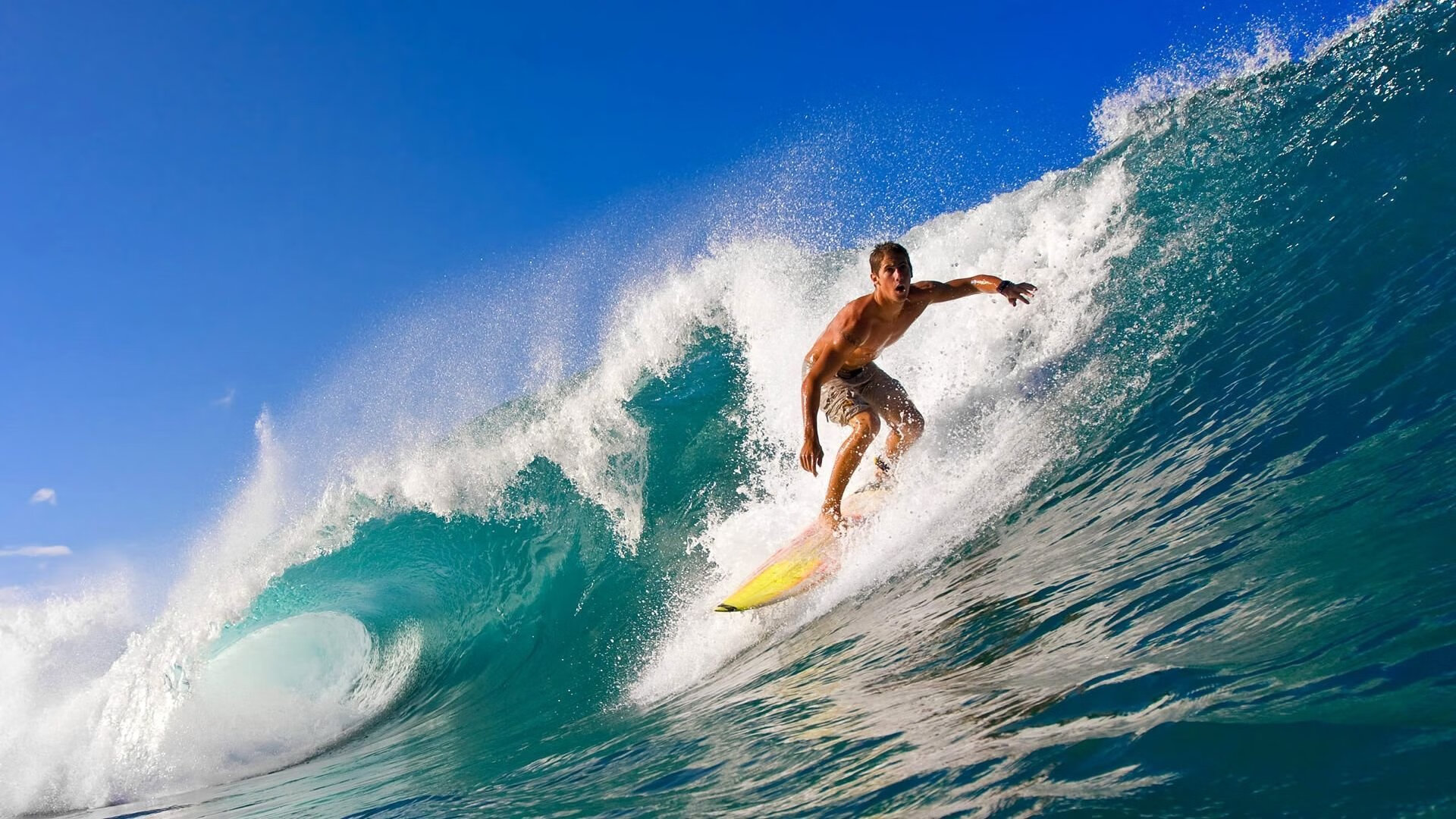 赛道上的逆袭，诺里斯领衔迈凯伦，阿斯顿马丁绝杀红牛